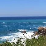 To Limanaki Chorefton