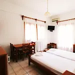 To Limanaki Konukevi