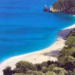 To Limanaki Chorefton
