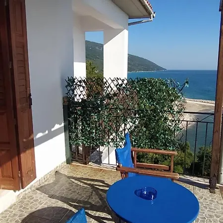 Guest house To Limanaki