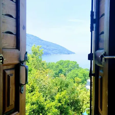 το λιμανάκι Πανσιόν