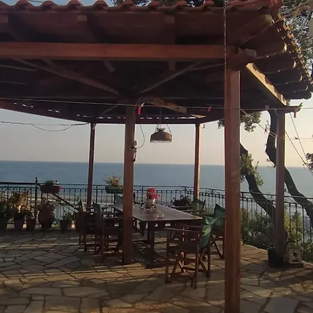 το λιμανάκι Πανσιόν 3*