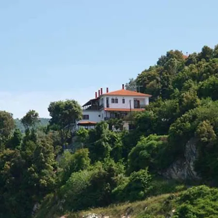το λιμανάκι Πανσιόν Χορευτό