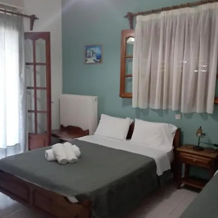To Limanaki Guest house Chorefton
