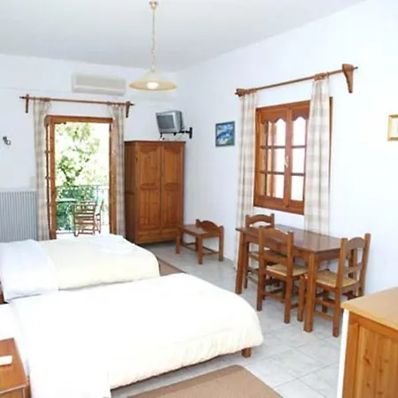 Guest house To Limanaki