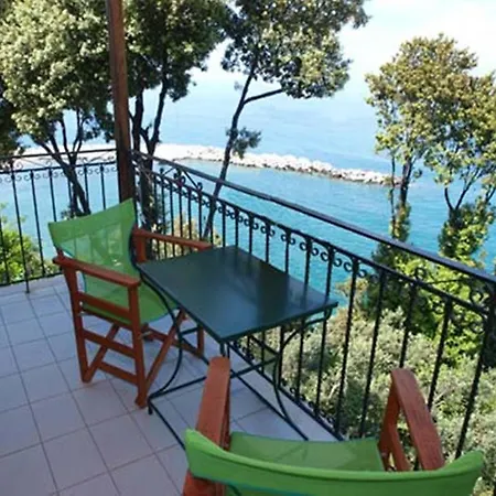 Πανσιόν το λιμανάκι 3*