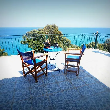 Guest house To Limanaki