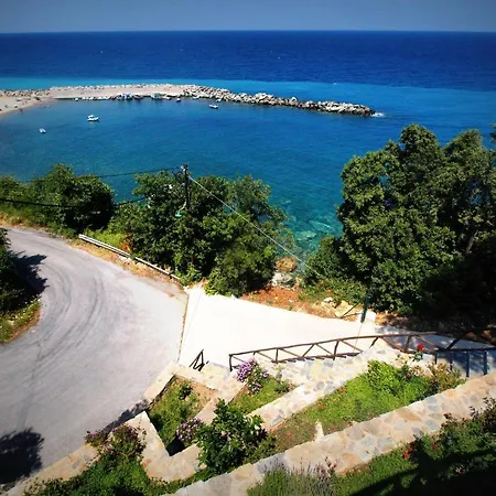 το λιμανάκι Πανσιόν