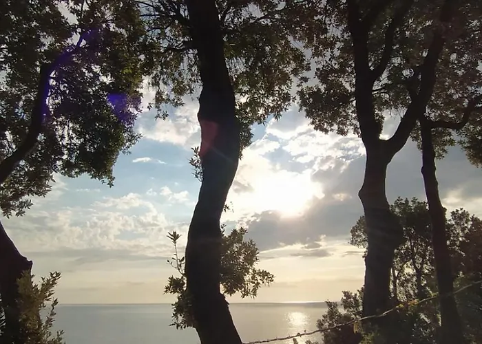 To Limanaki Khorevtón