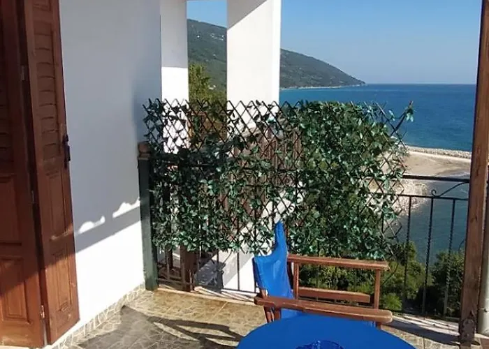 Pensión To Limanaki