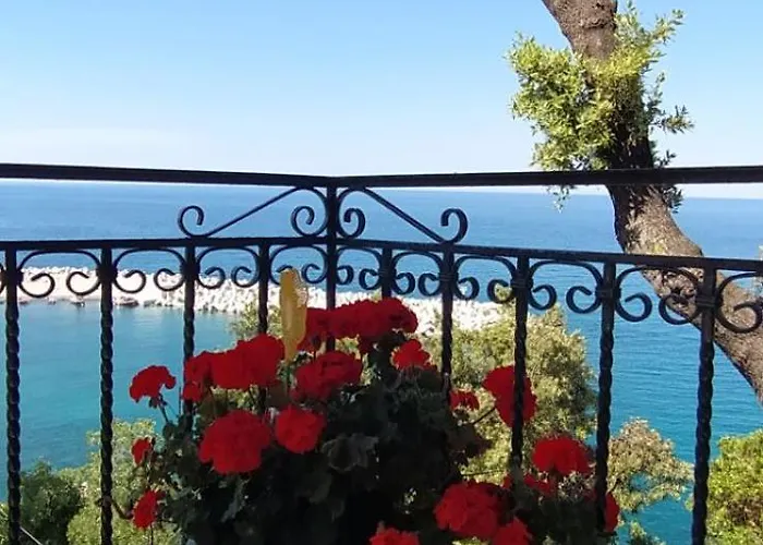 Pensión To Limanaki Khorevtón