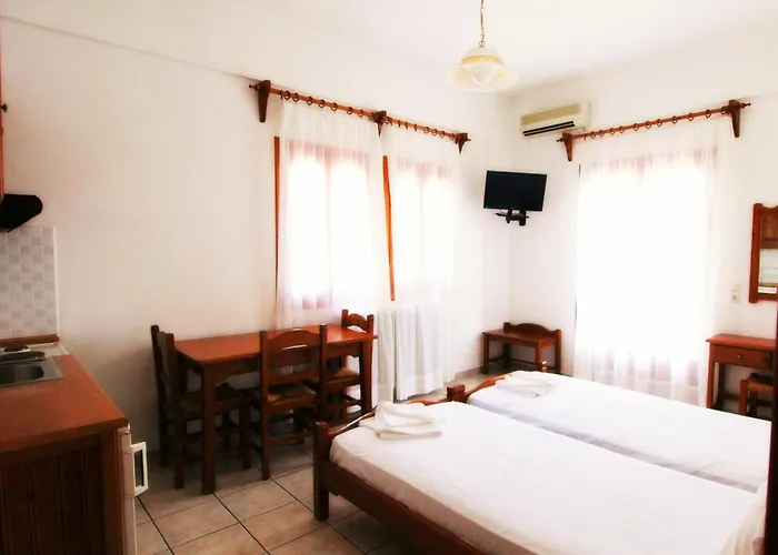 To Limanaki Pensión