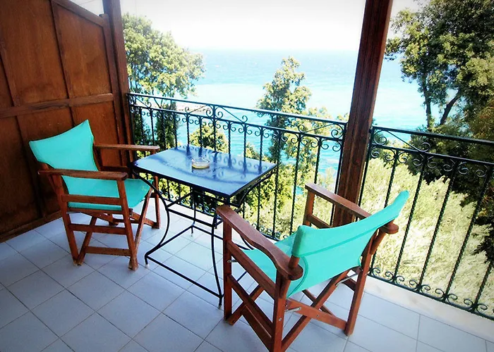 Pensión To Limanaki Khorevtón