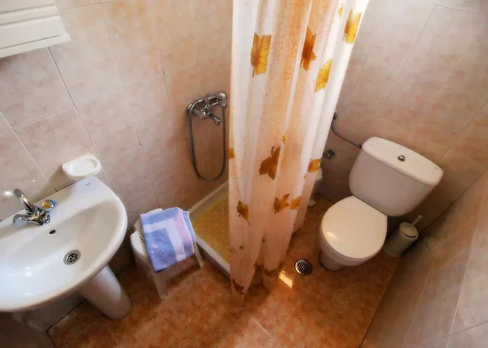 Pensión To Limanaki Khorevtón