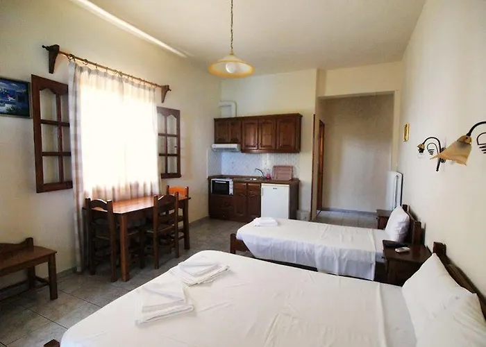 To Limanaki Pensión 3*